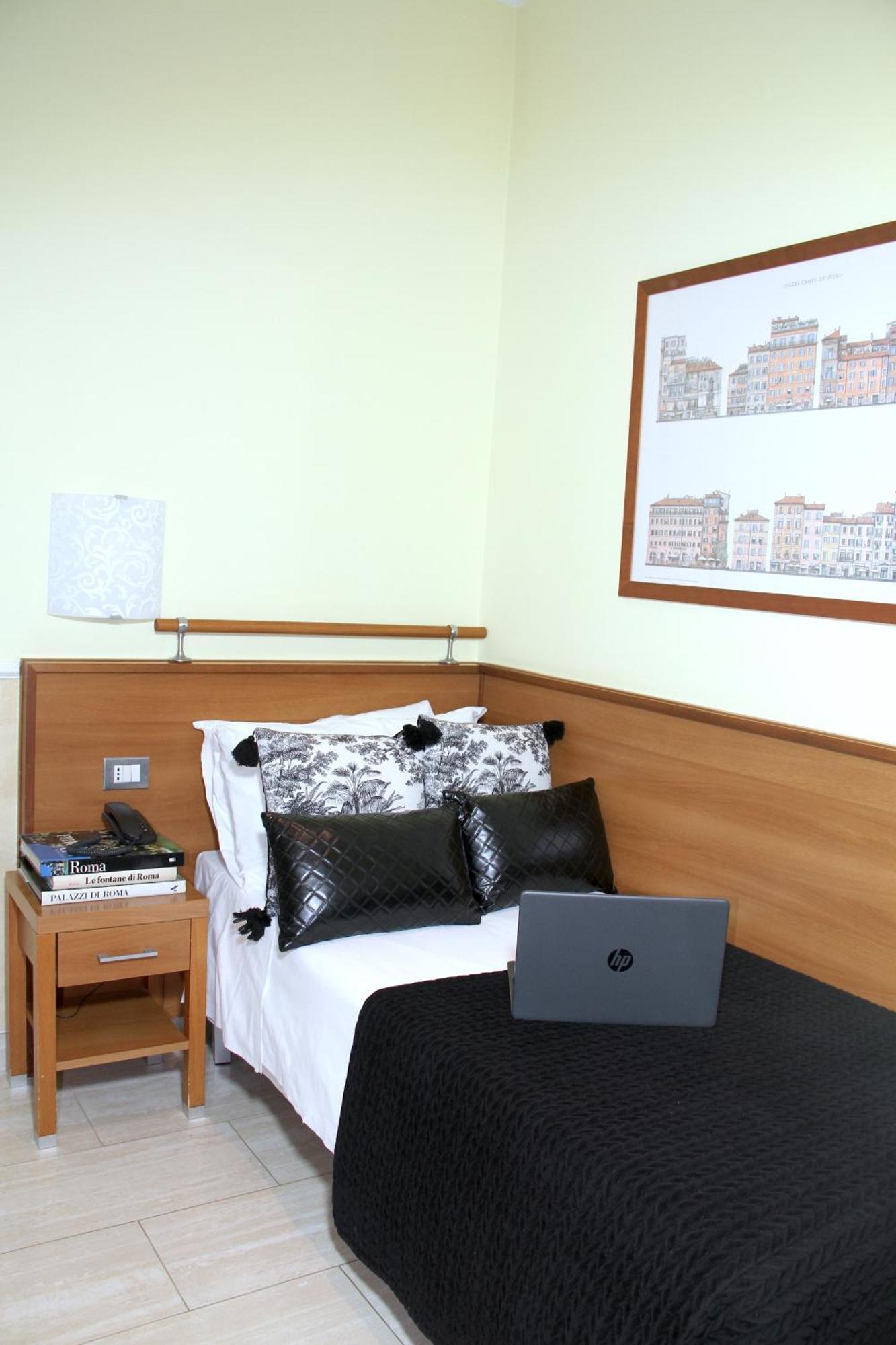 Hotel Windrose Roma Ngoại thất bức ảnh